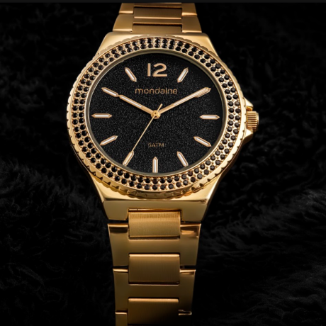 mondaine-dourado-cristais-espalhados