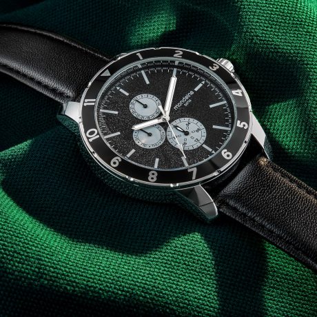 mondaine-prata-couro-preto-multifuncao