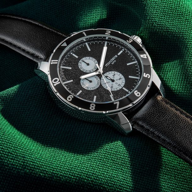 mondaine-prata-couro-preto-multifuncao