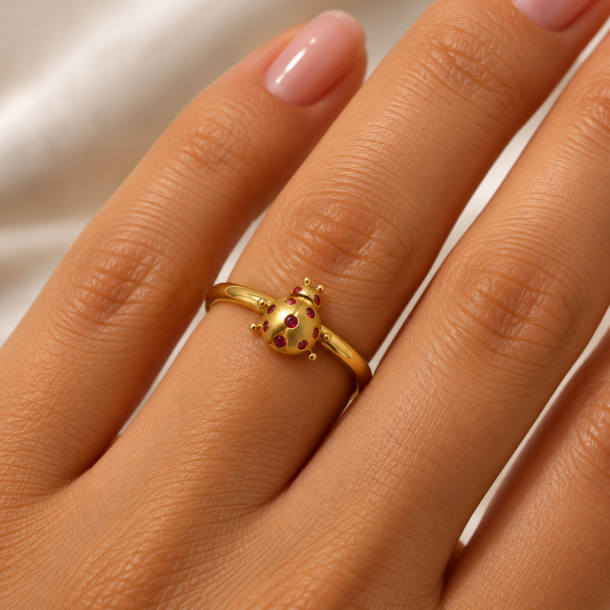Anel Joaninha com Pedras Vermelhas em Ouro 18K (3)