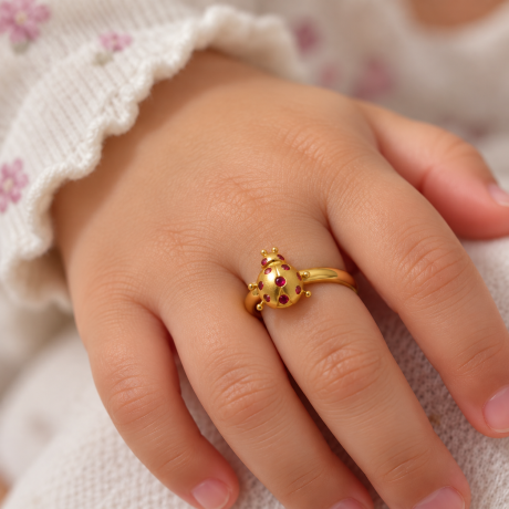 Anel Joaninha com Pedras Vermelhas em Ouro 18K