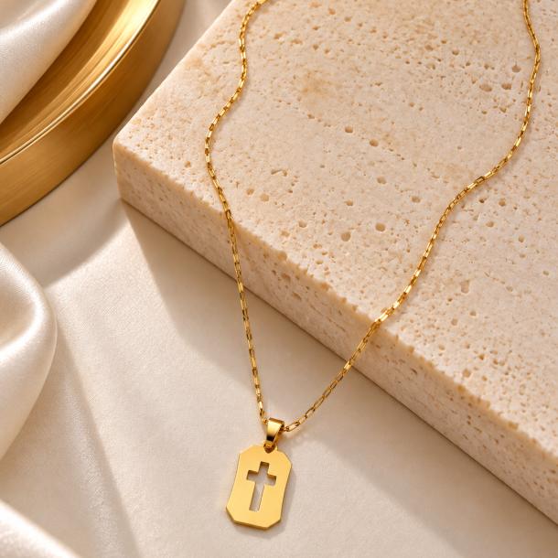 Colar Placa com Cruz Vazada em Ouro 18K