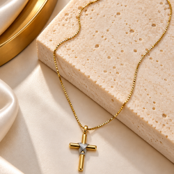 Colar Cruz Entrelaçada Bicolor em Ouro 18K