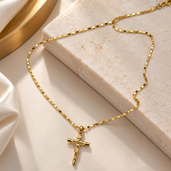 Colar Crucifixo Delicado em Ouro 18K