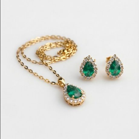 Conjunto Colar e Brincos Gota com Pedra Verde em Ouro 18K